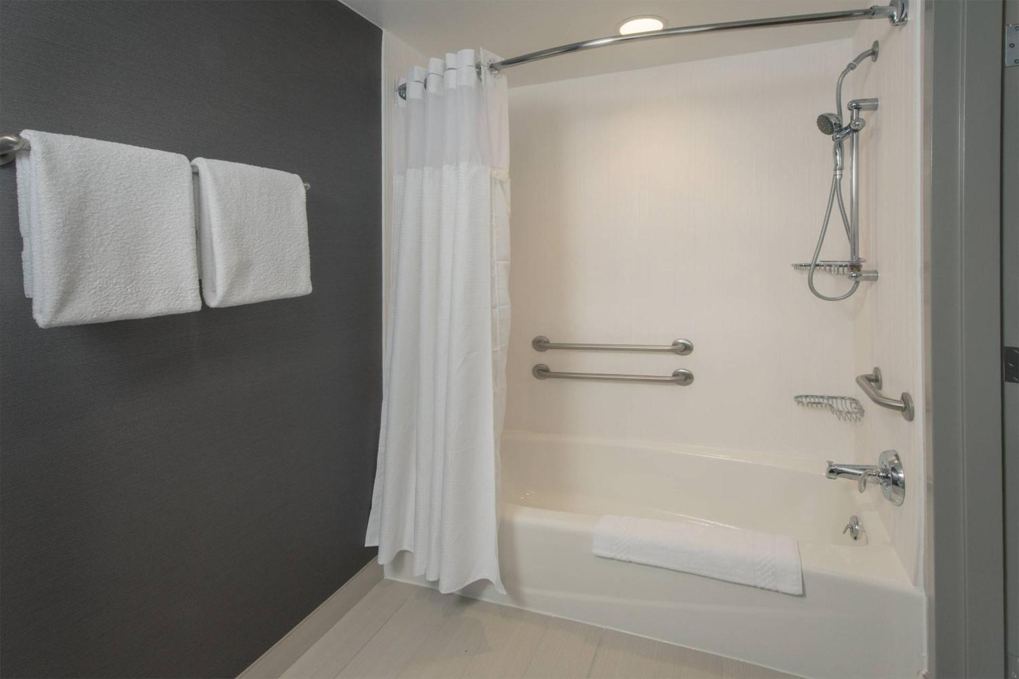 Courtyard By Marriott Frederick Hotel Eksteriør billede